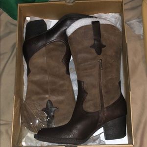 BORN Boots